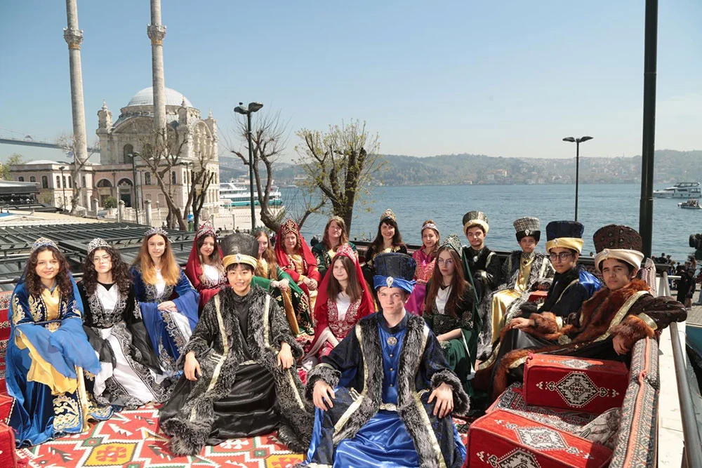 Kanadalı Liseli Büyükelçiler Türkiye'de: Eğitim, Kültür ve Dostluklarla Dolu Bir Yolculuk